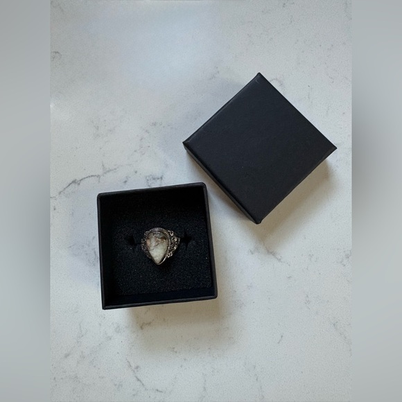 Boho Hippy Rings & Earrings - Picture 4 of 6